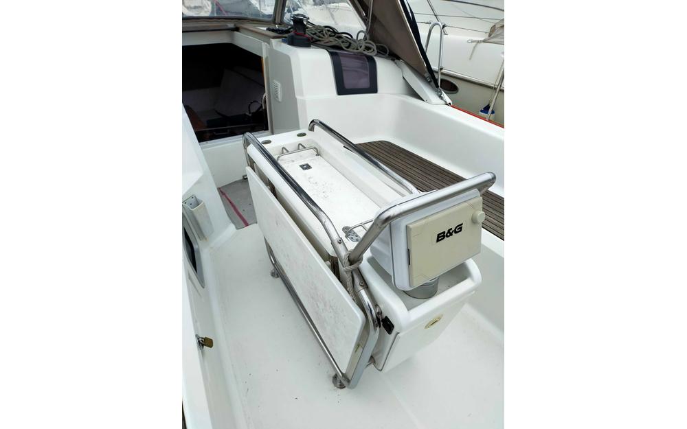 slider 17 Jeanneau Sun Odyssey 379